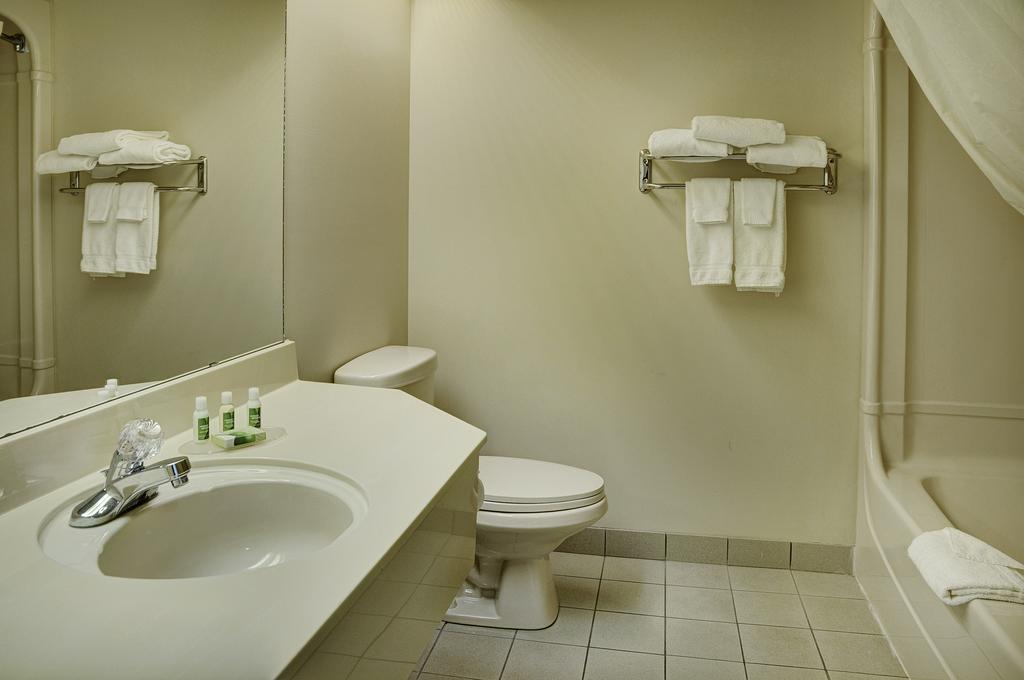 Lakeview Inns & Suites - Brandon Zewnętrze zdjęcie